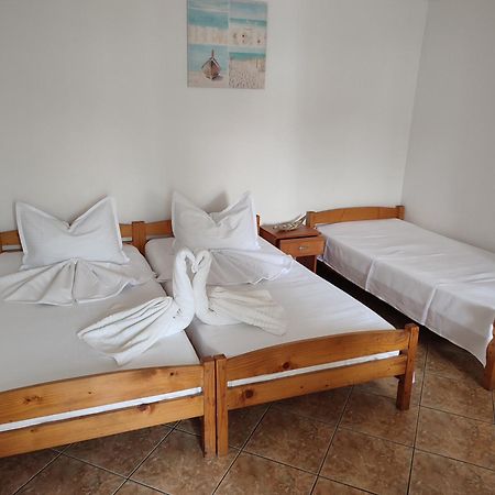 Casa Ellamy Hotel Două Mai Buitenkant foto