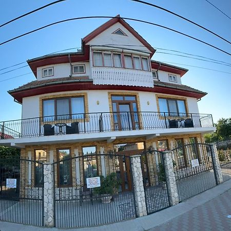 Casa Ellamy Hotel Două Mai Buitenkant foto