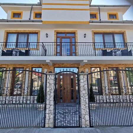 Casa Ellamy Hotel Două Mai Buitenkant foto