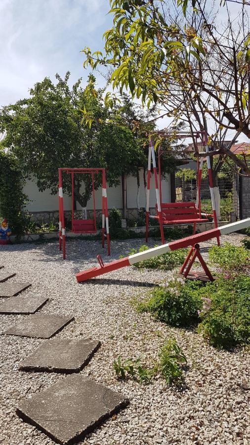 Casa Ellamy Hotel Două Mai Buitenkant foto