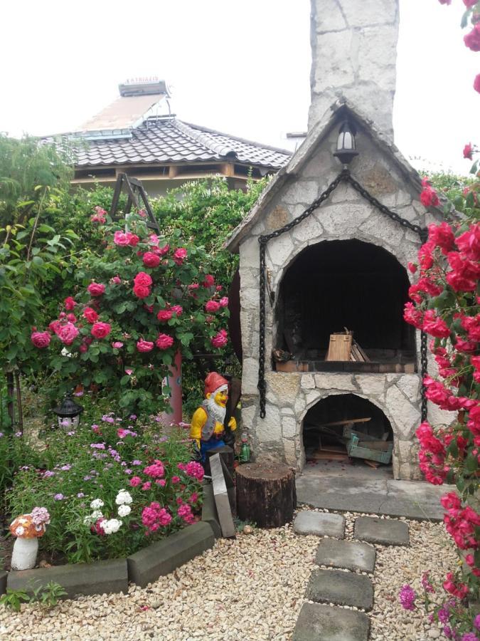 Casa Ellamy Hotel Două Mai Buitenkant foto