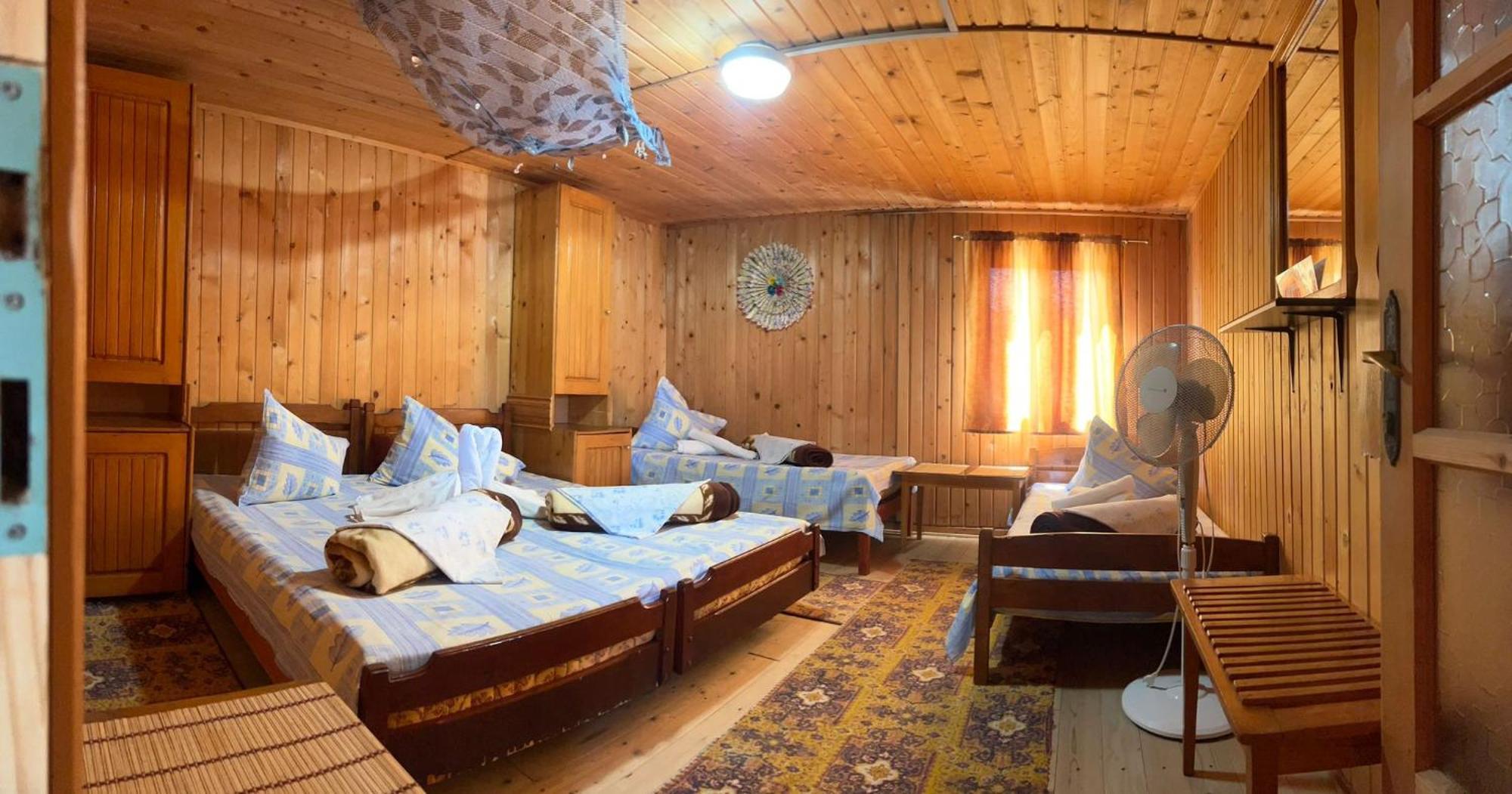 Casa Ellamy Hotel Două Mai Buitenkant foto