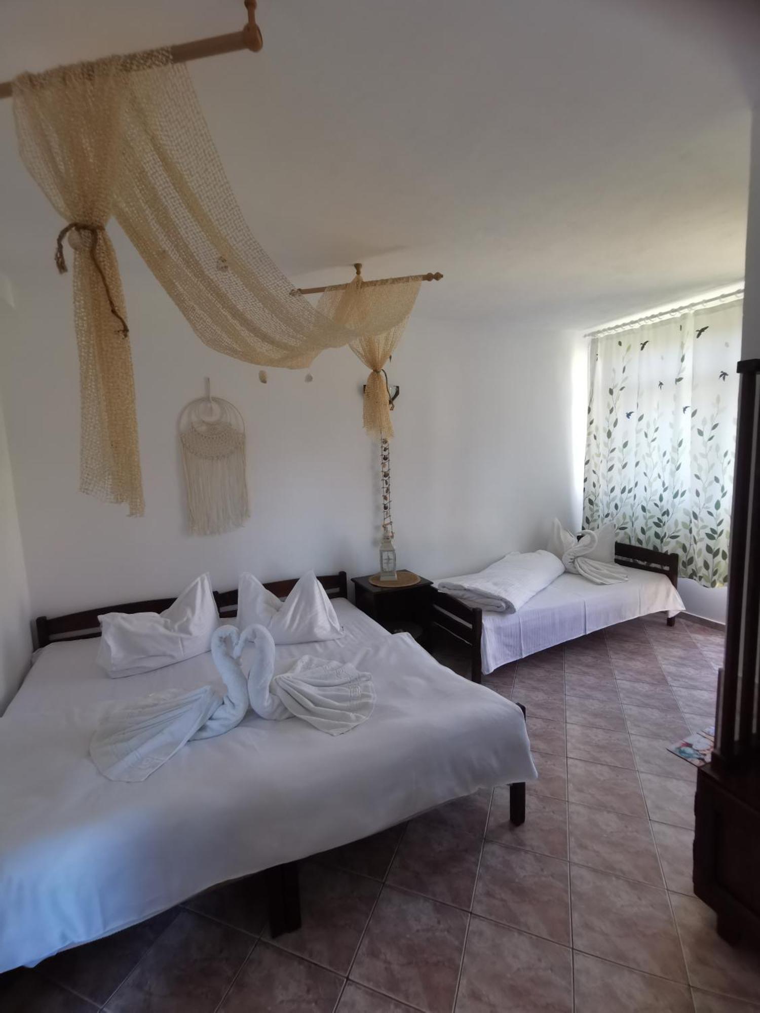 Casa Ellamy Hotel Două Mai Buitenkant foto