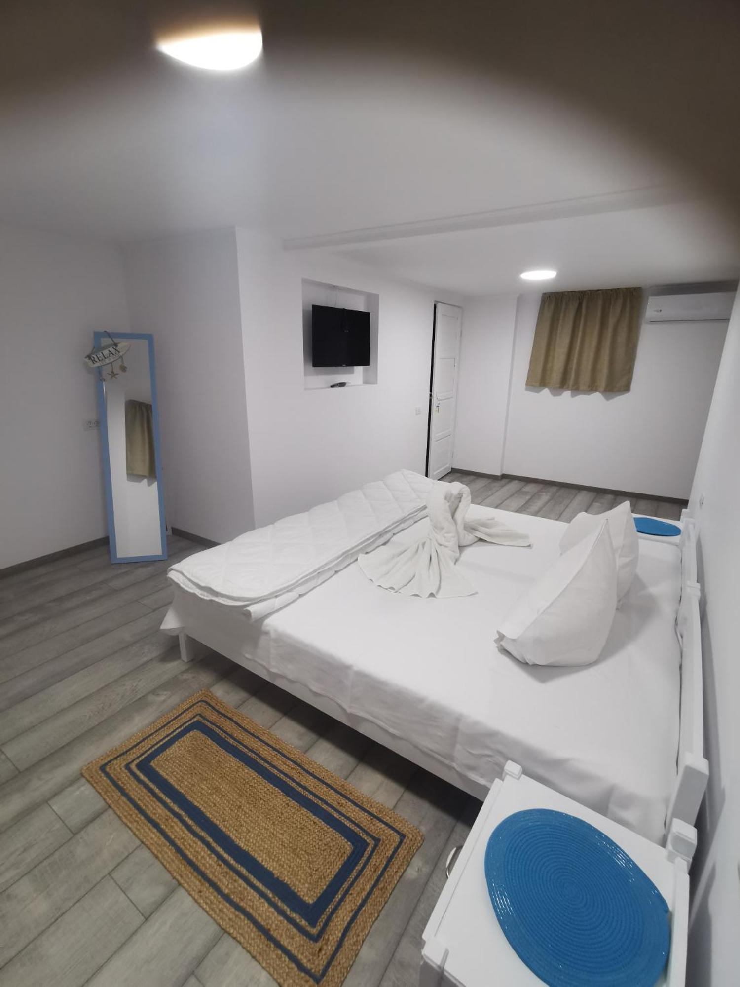 Casa Ellamy Hotel Două Mai Buitenkant foto