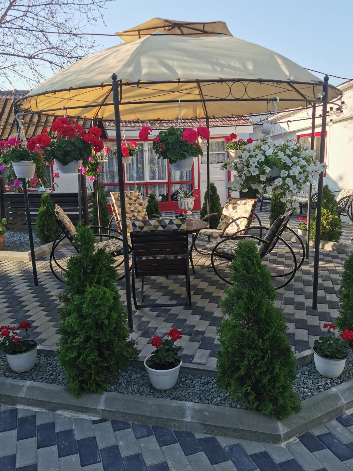 Casa Ellamy Hotel Două Mai Buitenkant foto